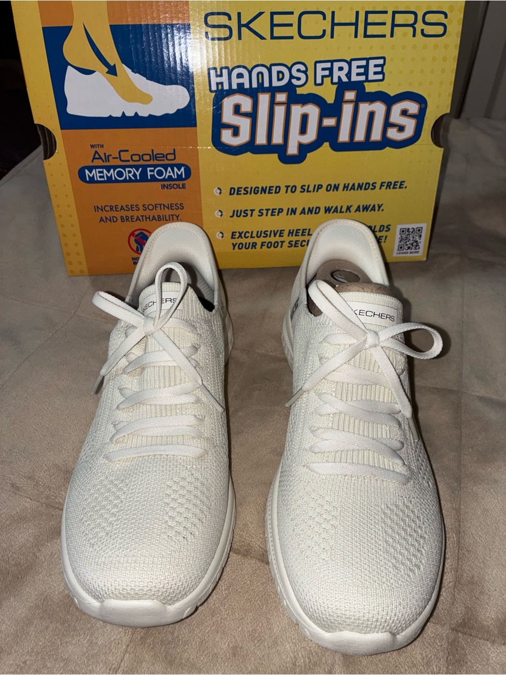 NIB Skechers Women's Natural Knit Hands Free Slip-in Sneakers